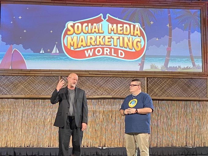 Phil Mershon and George B. Thomas warm up the crowd at Social Media Marketing World